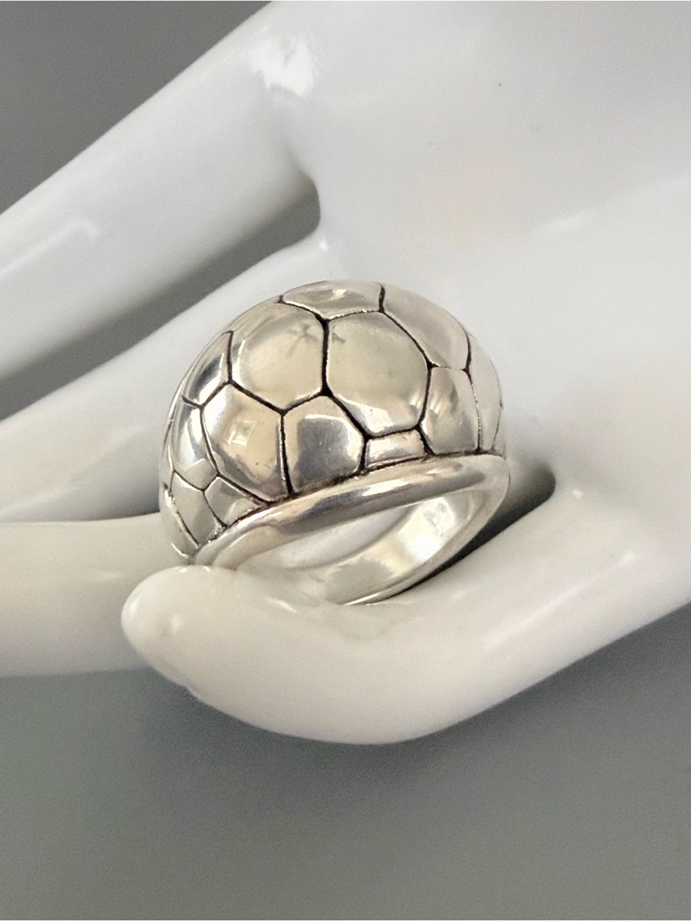 Estate Sterling Silver Reptile Design Ring Size 9..  7 Grams